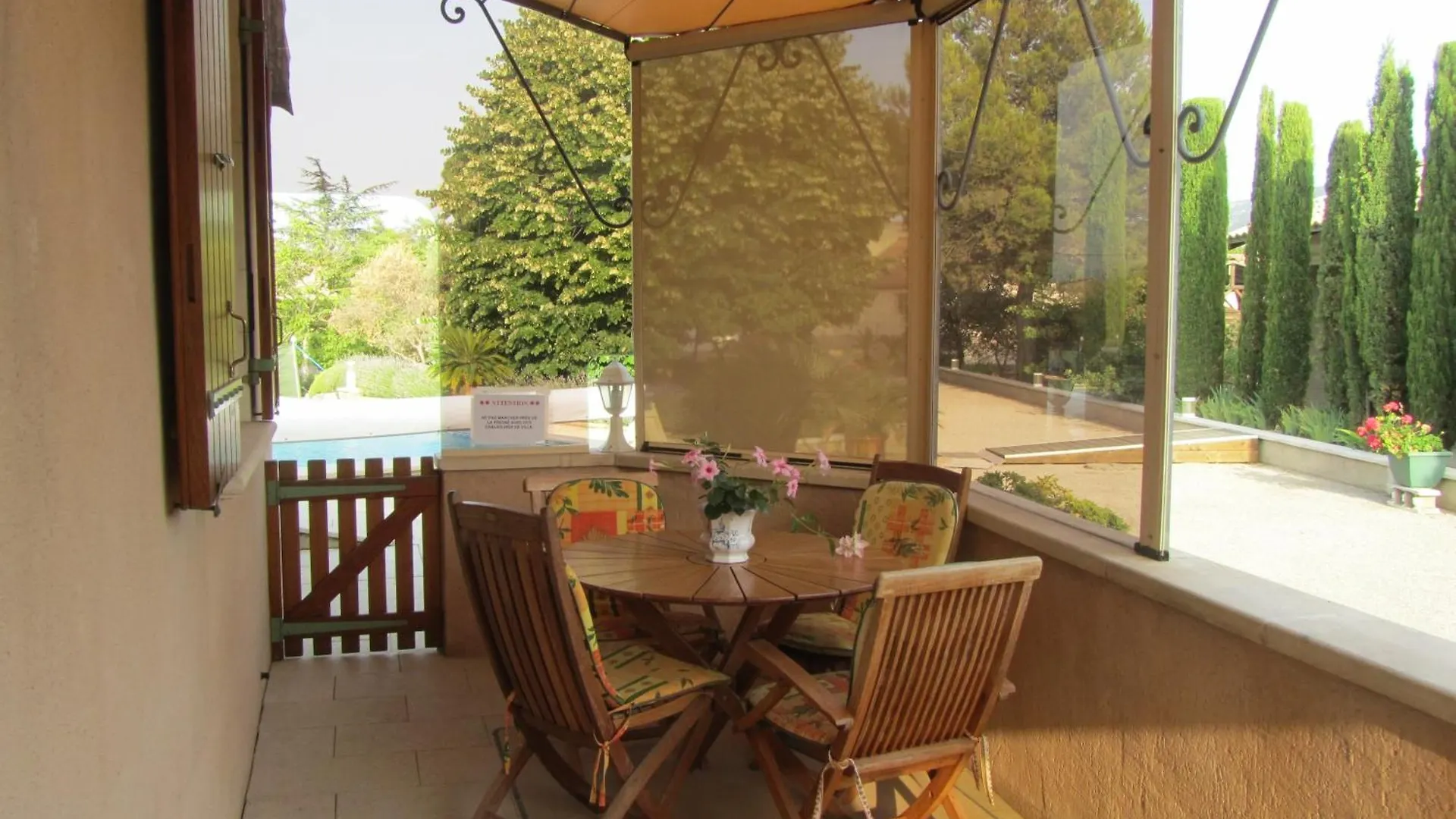 Maison En Provence Robion en Luberon Holiday home